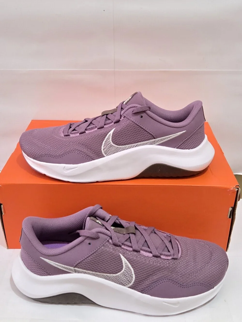 Nike Legend Essential 3 NN Women's Size 10 Violet Dust Training Sneakers